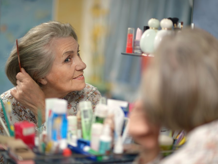 Personal Care at Home: Senior Hair Care in Sacramento, CA